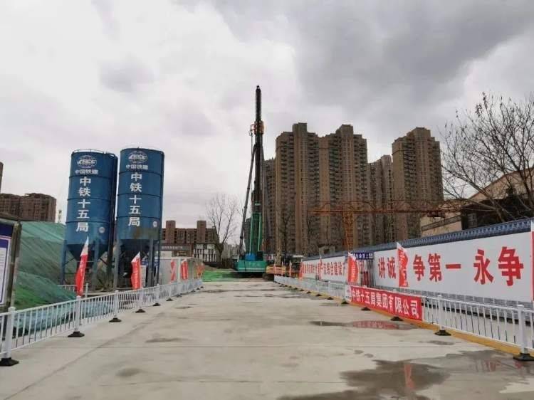 华为手机指南针在哪里?
:未来将有两条铁路引入上海宝山站！