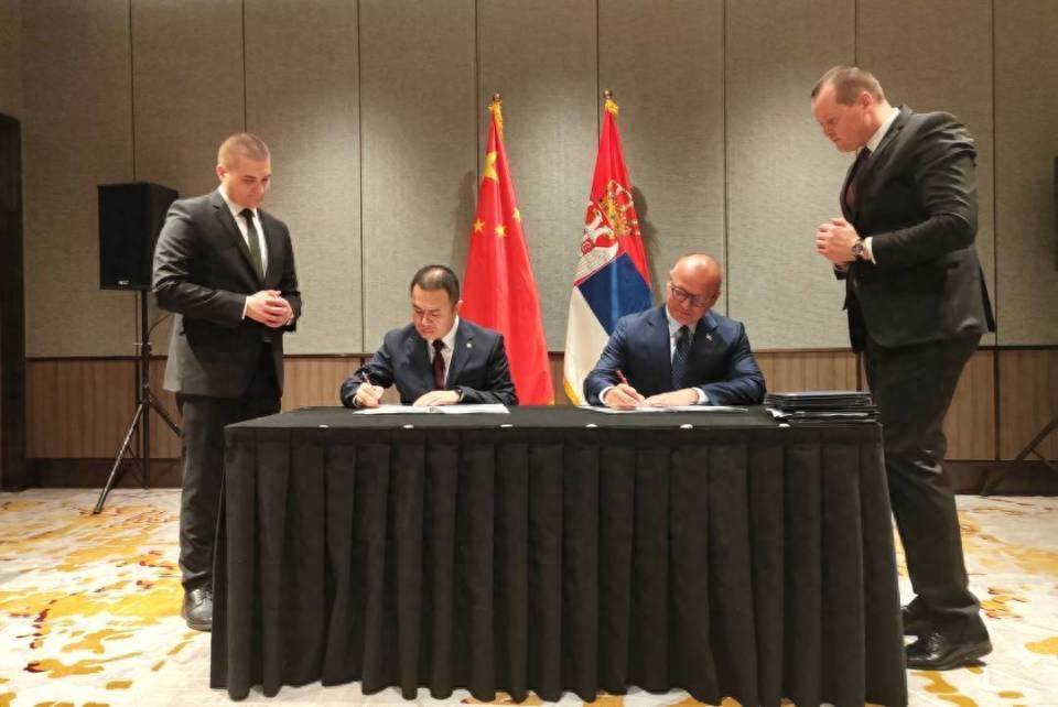 正式签约！中国高速动车组首次出口欧洲-第1张图片-太平洋在线下载